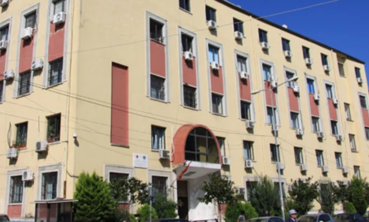 Qëlluan me armë efektivët e policisë për t’i shpëtuar kontrollit, Gjykata e Durrësit jep vendimin për Ardit Domin dhe Lorenc Çalin