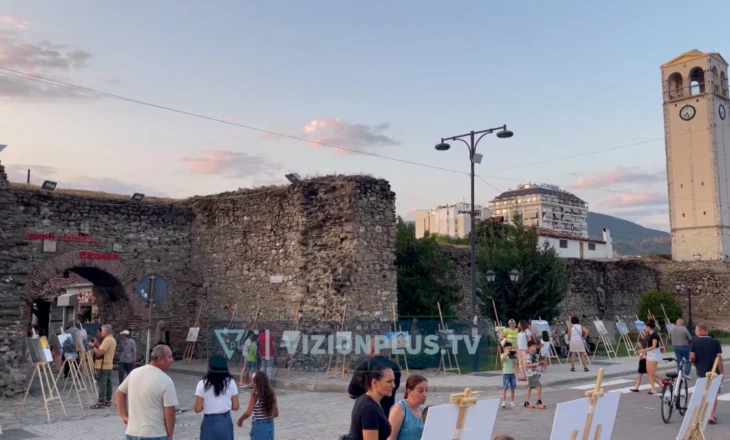 “Qyteti i Elbasanit në 100 vjet”, ekspozitë me fotografi për figurat më të rëndësishme