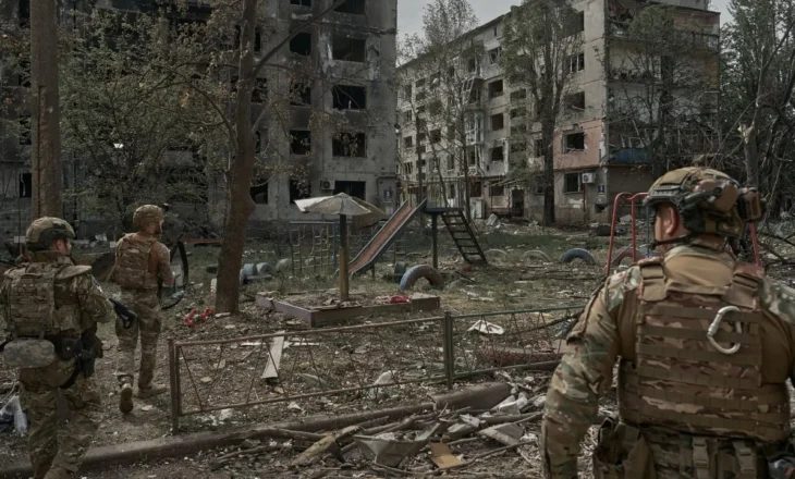 Qyteti ukrainas braktiset mes bombardimeve, evakuim urgjent në Donetsk! Pritet reagimi diplomatik nga samiti Trump–Putin
