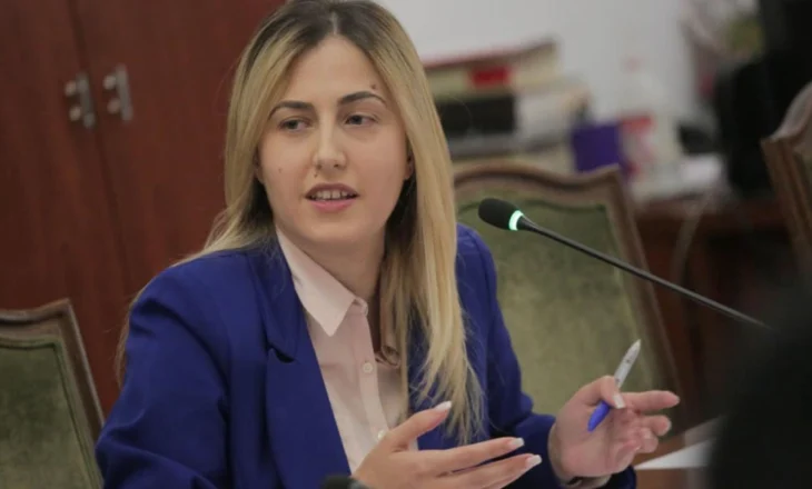 Rama i “dha” shtetësinë shqiptare futbollistit të njohur kosovar, revoltohet Ina Zhupa