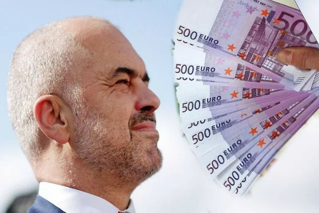 Rama kërkon të “zhdukë” kesh-in deri në 2030, Politico: Shqiptarët i mbajnë paratë nën jastëk, nuk u pëlqejnë bankat