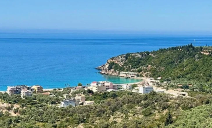 Rama ndan fotot: Qetësi nga plazhi i Livadhit në Himarë