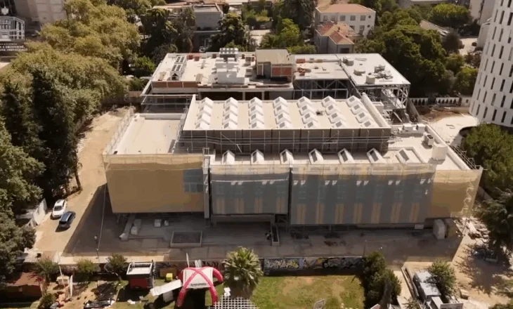 Rama publikon pamjet nga kantieri i Muzeut të Arteve të Bukura: Hapësirë moderne arti në zemër të Tiranës