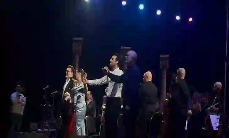 Rame Lahaj & Friends përmbyllin plot emocione koncertin madhështor në Prishtinë
