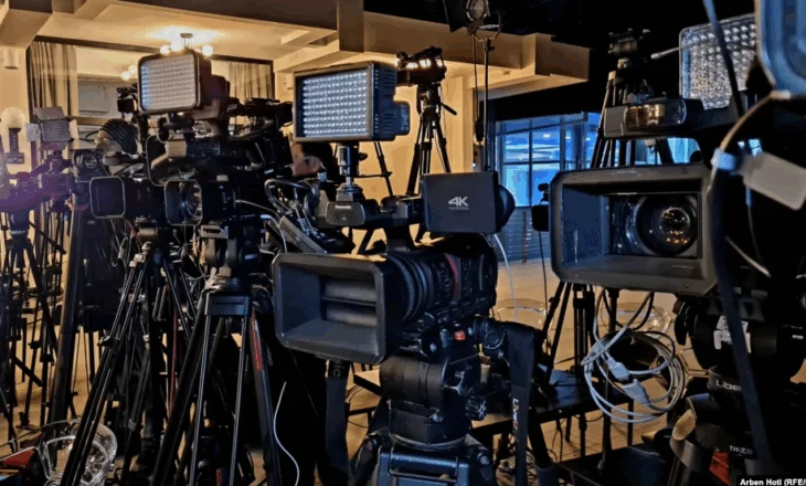 Raporti i DASH-it: Në Ballkanin Perëndimor ka kufizime të lirisë së medias