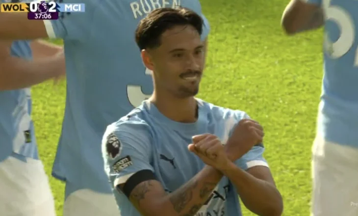 Reijnders tregon klasin e tij, Haaland e nis aty ku e la. Man. City e mbyll pjesën e parë në avantazh të dyfishtë (video)