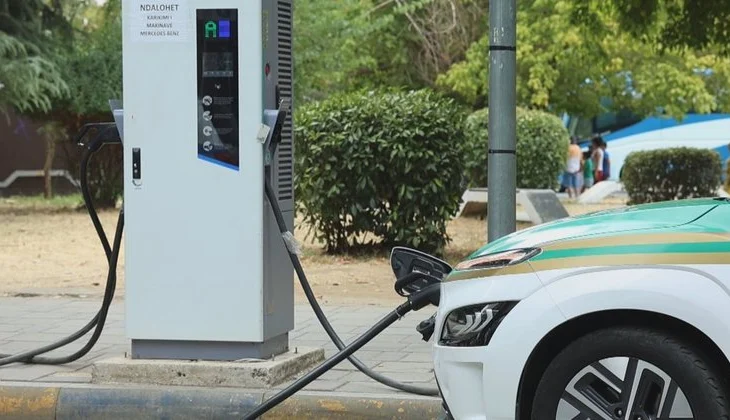 Rekord makinash të regjistruara në korrik, rritet numri i automjeteve elektrike