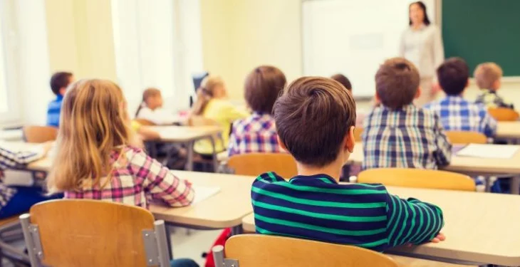 Rënie e numrit të nxënësve: 11 mijë më pak në shkolla, emigrimi dhe tendenca e çifteve për vetëm një fëmijë
