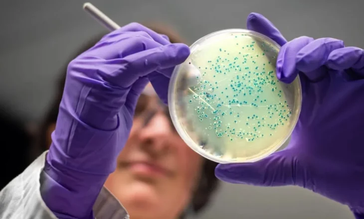 Revolucion në mjekësi! Shkencëtarët krijojnë dy antibiotikë nga inteligjenca artificiale, sfidojnë rezistencën bakteriale