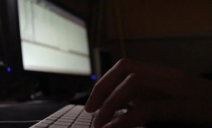 Rikthehen skemat piramidale online/ Qindra shqiptarë pre, ekspertët tregojnë si funksionojnë skemat mashtruese