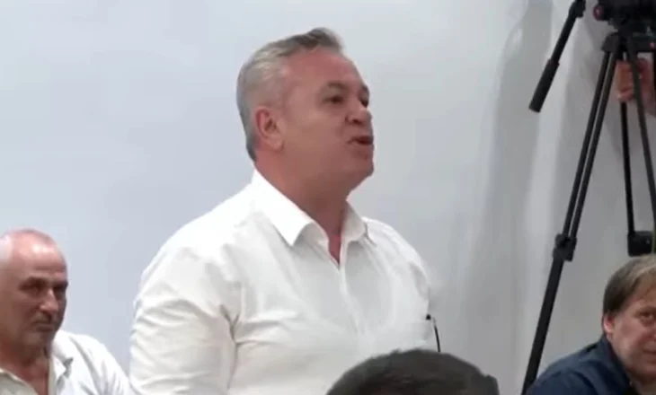 “Rrini si guhak nëpër mbledhje dhe cicëroni në FB”/ Murrizi shpërthen ndaj demokratëve: Nuk folët kur në listat e PD-së u përfshinë individë ordinerë apo llumhane