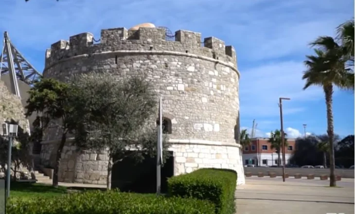 Rritet interesi i turistëve në Durrës, Torra Veneciane një nga destinacionet më të pëlqyera