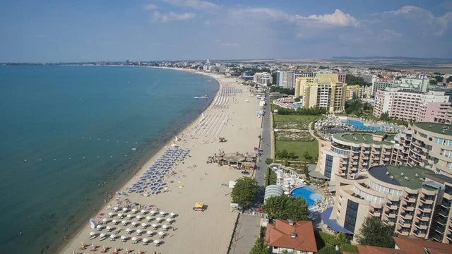 Sa i ka shtrenjtuar çmimet e apartamenteve në bregdet, kërkesa nga të huajt