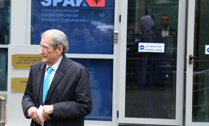 Sali Berisha paraqitet sot në SPAK, zbaton masën e sigurisë