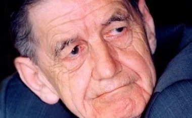 ‘Se kur të zgjohem, do të bâhem gjahtar i patrembun i gjurmave të tua’