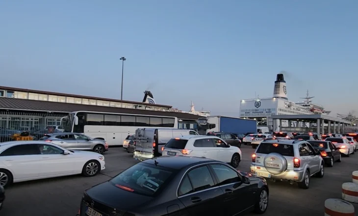 Sezoni veror/ Fluks i lartë hyrjesh dhe daljesh në Portin e Durrësit për muajin korrik