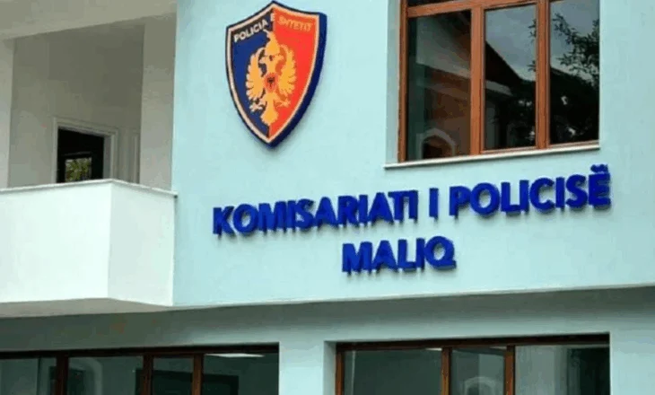Sherr me thika mes adoleshentëve në Maliq, një i plagosur