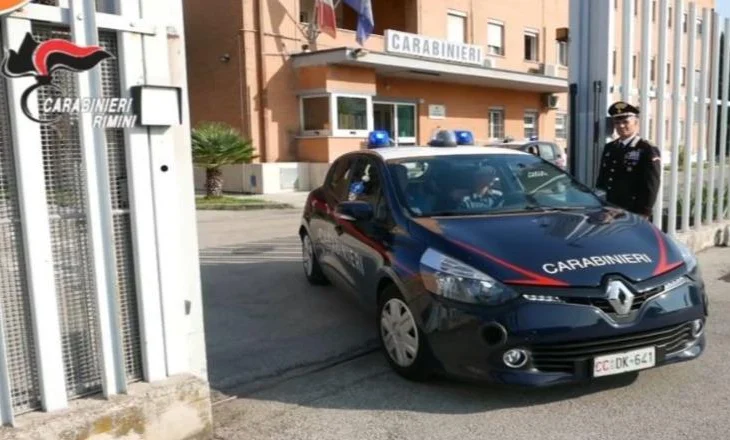 Shiste kokainë në plazhet e Riminit, arrestohet 43-vjeçari shqiptar