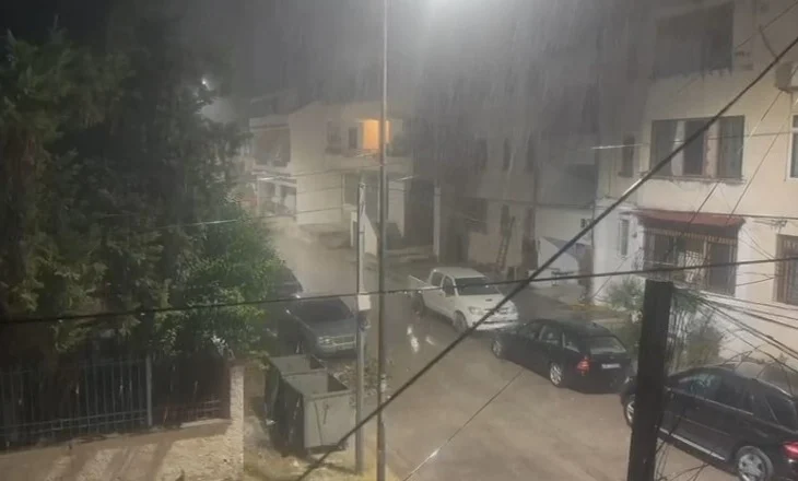 Shiu i verës ‘ndez’ shpresat për të zbutur situatën e zjarreve, pas Tiranës reshje edhe në këtë qytet