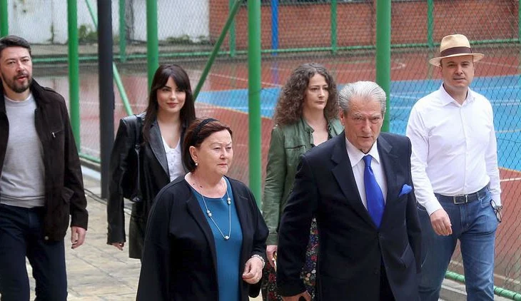 Shkëlzen dhe Argita Berisha në krye të PD? Gazetari: S’ka asnjë sekret. Kanë që në vitin 2005 që…