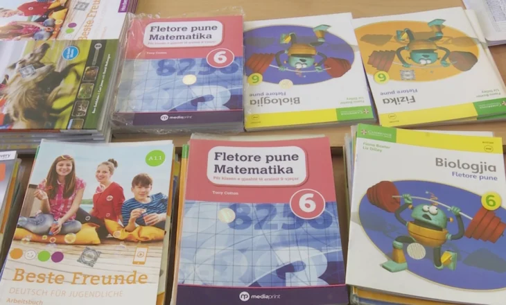 Shpërndahen librat falas, nxënësit marrin tekstet në shkolla, procesi zgjat deri në 7 shtator