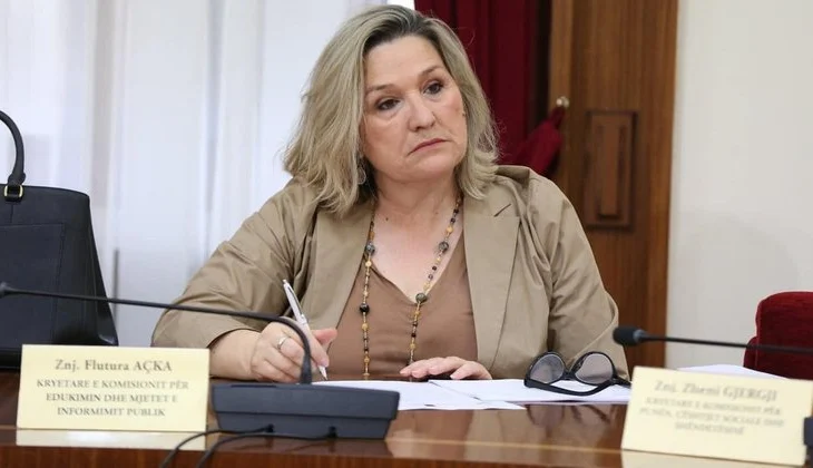 ‘Shpërthen’ Açka: Botës i ka rënë fati të ketë burra shteti, kurse Shqipërisë burra për burg!