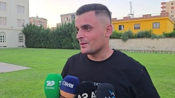 Shpëtoi katër persona që u aksidentuan rëndë, rrëfehet polici hero: Veprova instiktivisht, pak çaste më vonë makina mori flakë