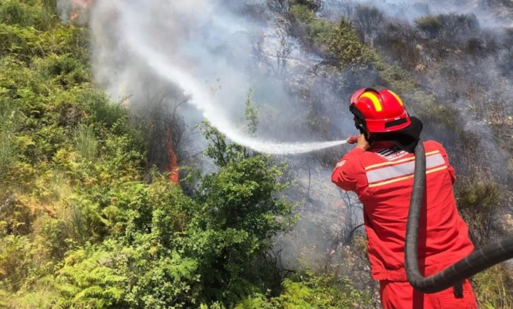 Shqipëria në ‘flakë’/ Ministria e Mbrojtjes: Gjatë 24 orëve janë raportuar 38 vatra, 7 ende aktive
