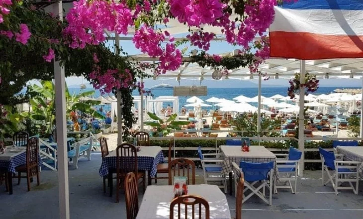 Shqiptarët dhe turistët shpenzuan 800 milionë euro në bare e restorante më 2023