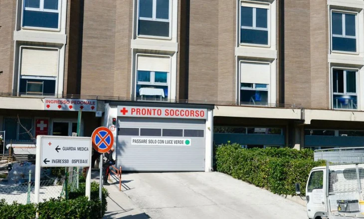 Shqiptari i dehur rreh dy infermiere në dhomën e urgjencës në Itali