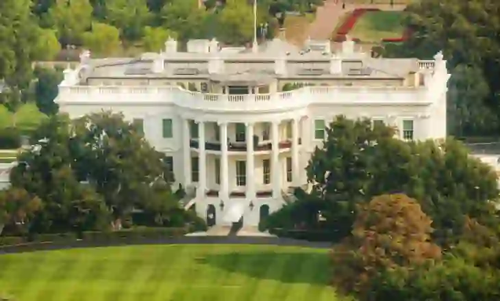 Shtëpia e Bardhë konfirmon konferencën e përbashkët për shtyp të Trump dhe Putin