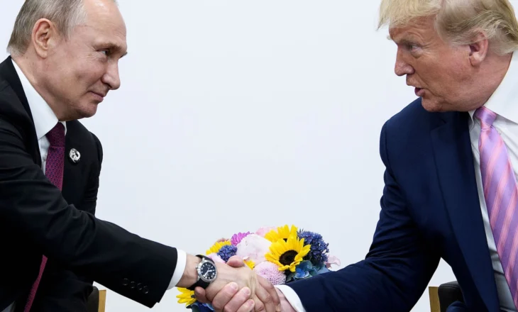 Shtëpia e Bardhë publikon axhendën e takimit Trump-Putin: Do shoqërohen vetëm nga përkthyesit e tyre