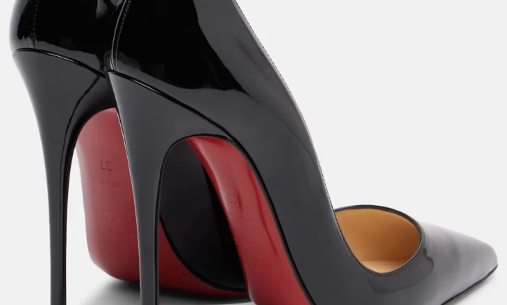 Si lindi ikonizimi i këpucëve me taban të kuq të Christian Louboutin