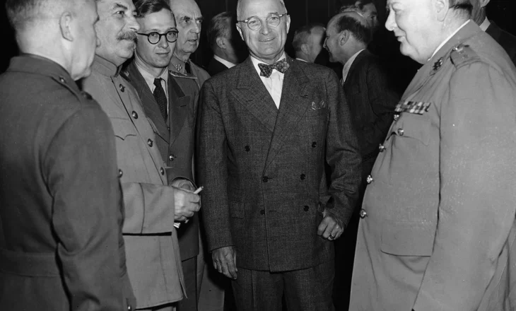 Si sot, në vitin 1945, në Potsdam, periferi të Berlinit, po vendosej e ardhmja e botës!