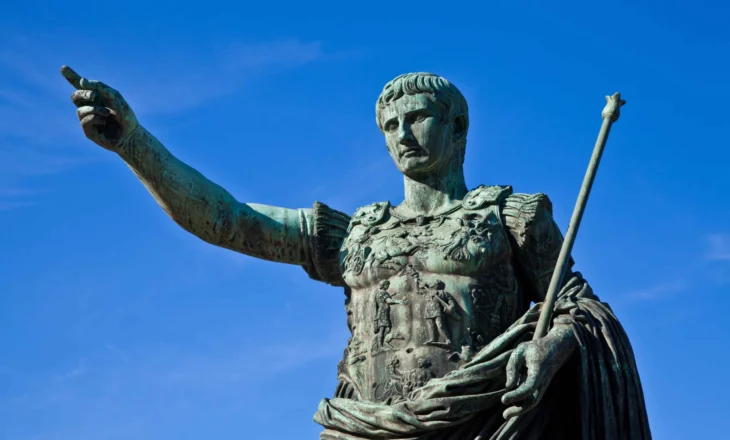 Si sot, në vitin 49 para erës tonë, Julius Caesar kalon Rubikonin (Rubico) në Italinë Veriore