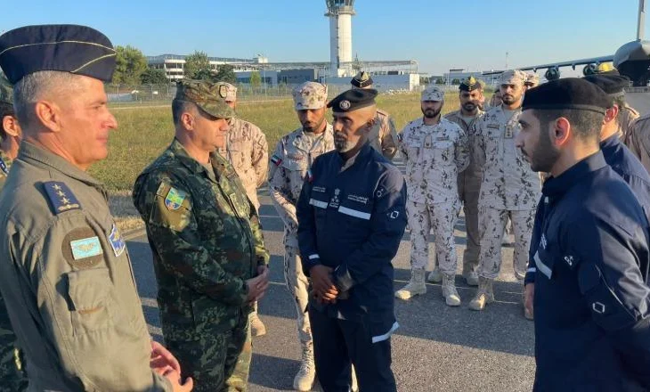 Situata nga zjarret, ministria e Mbrojtjes: Mbërrijnë 2 helikopterë ‘Black Hawk’ nga Emiratet e Bashkuara Arabe