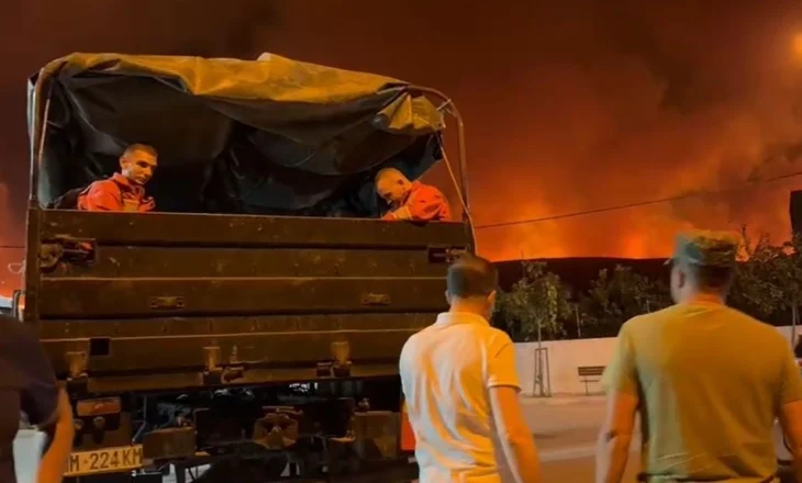 Situatë e vështirë edhe në Gramsh, zjarri përfshinë një tjetër fshat, nis evakuimi i banorëve