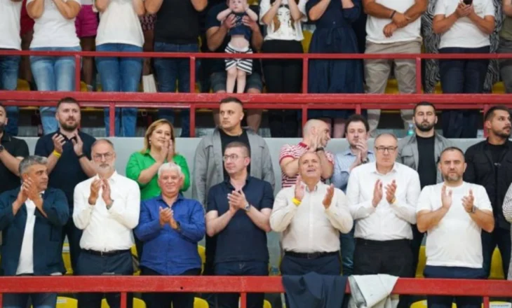 Skandal në Kumanovë! Kore anti-shqiptare gjatë ndeshjes së basketbollit, i pranishëm edhe Mickoski
