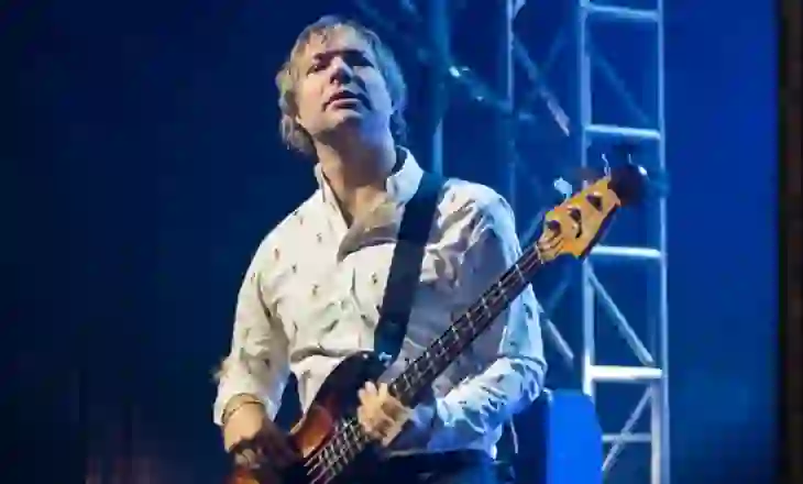 Skandal në Maroon 5: Ish-bashkëshortja e muzikantit e akuzon për abuzim me të mitura