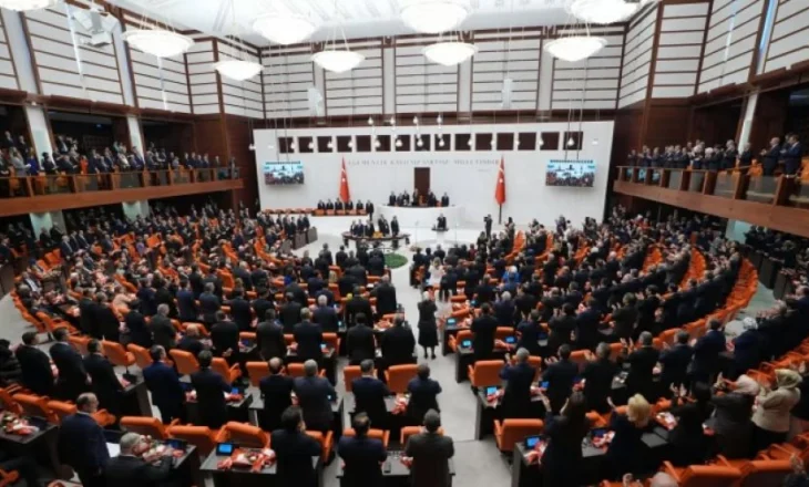 Skandali i diplomave false trondit besimin tek shteti turk