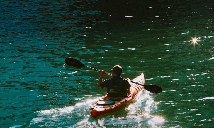 Sot fillon Kayak Fest 2025 në Liqenin e Batllavës