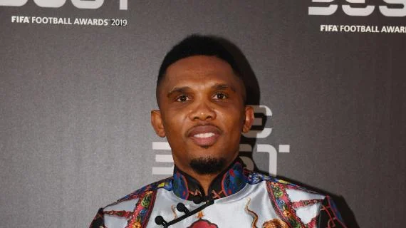 Stuhi mbi Samuel Eto’o; akuzohet për korrupsion dhe trukime. Në Kamerun kërkojnë pezullimin e tij