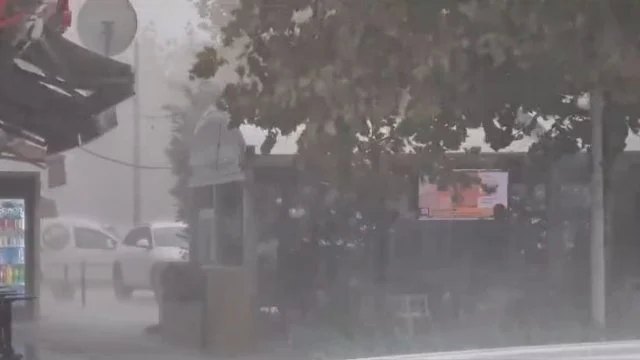Stuhi të forta ere dhe shiu godasin vendin tonë/ Kapriçot e motit edhe në Shqipëri