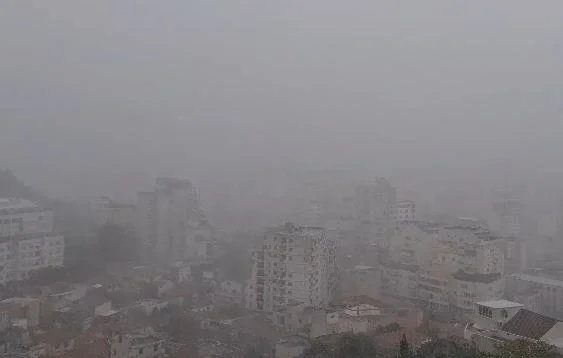 Stuhia tropikale godet edhe në Durrës, ndryshim radikal i kushteve atmosferike