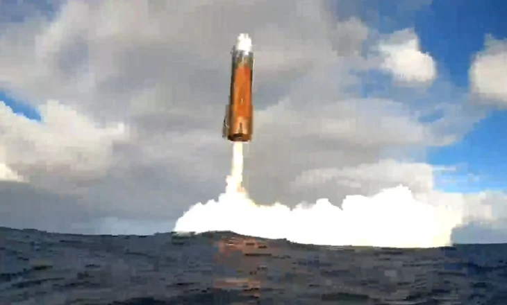 Suksesi i 10-të i anijes kozmike së SpaceX, shihni videon e fluturimit dhe uljes mbresëlënëse në Oqeanin Indian