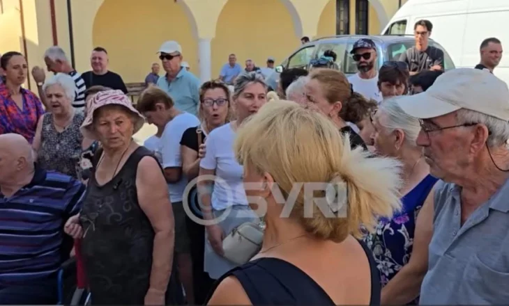 Syri TV/ Nartë, banorët protestojnë për ujin e pijshëm