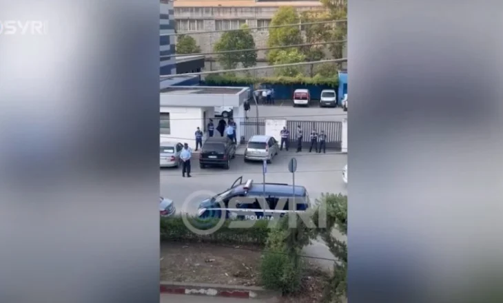 SYRI TV/ Rama mbyll ‘News 24’, policia nxjerr gazetarët dhe rrethon godinën! Gjithçka çfarë ndodhi sot, 9 gusht 2025