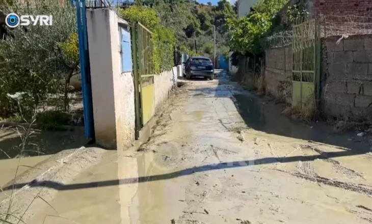 SYRI TV/ Reshjet përmbytën Vlorën, blloqet e banimit të mbuluar nga balta: Asnjë nga bashkia nuk ka ardhur!