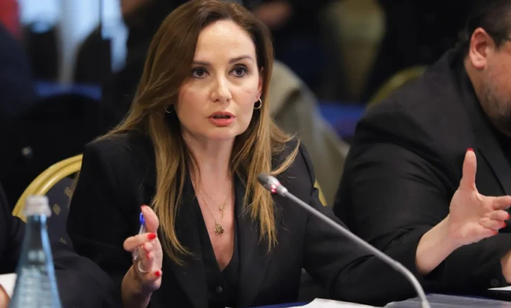 Tabaku: Qeveria pas 12 vitesh dështime kthehet te strategjia e PD për menaxhimin e mbetjeve