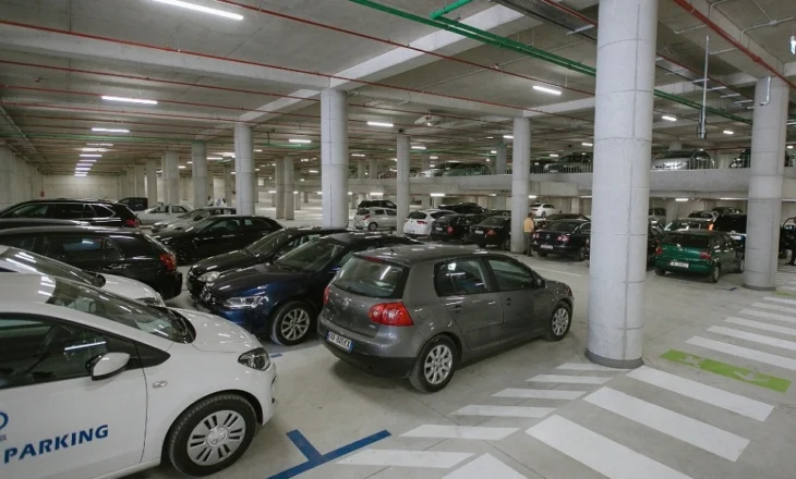 Tabela/Sa do rriten detyrimet e taksës së ndërtesës për pronarët e parkimeve e bodrumeve në rrethe
